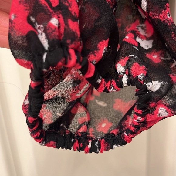 Banana Republic Sheer Blouse with black attached bodysuit. XS. Never worn. - Picture 8 of 10